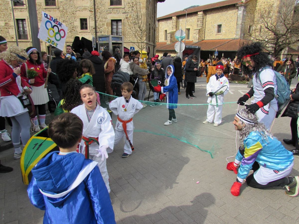 Aretxabaleta desbordó imaginación en el domingo de Carnaval