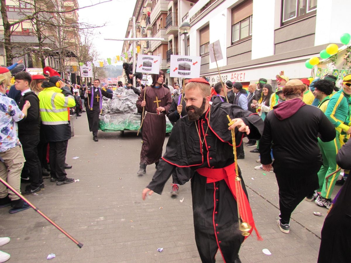 Aretxabaleta desbordó imaginación en el domingo de Carnaval
