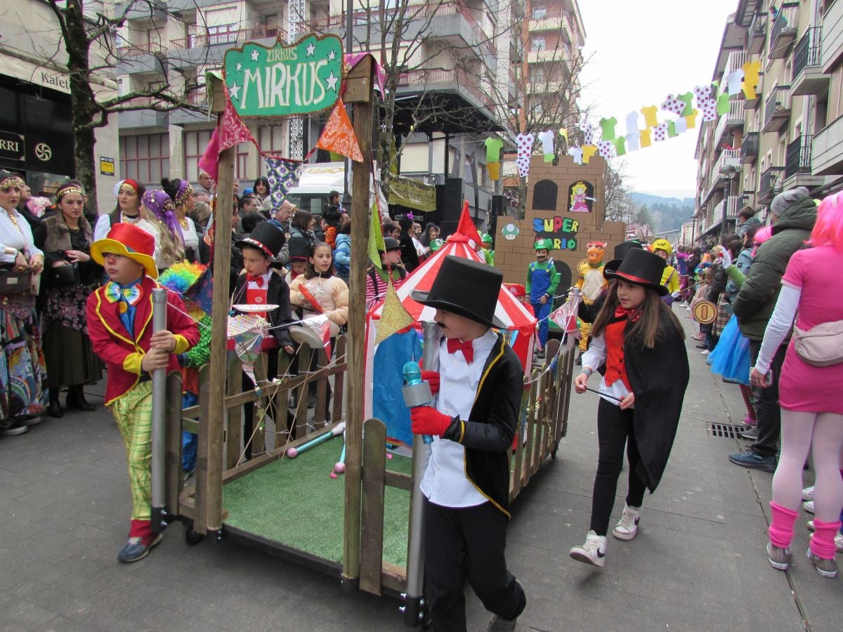 Aretxabaleta desbordó imaginación en el domingo de Carnaval