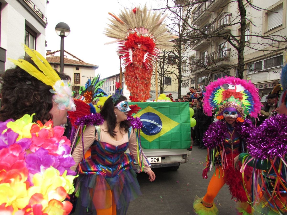 Aretxabaleta desbordó imaginación en el domingo de Carnaval
