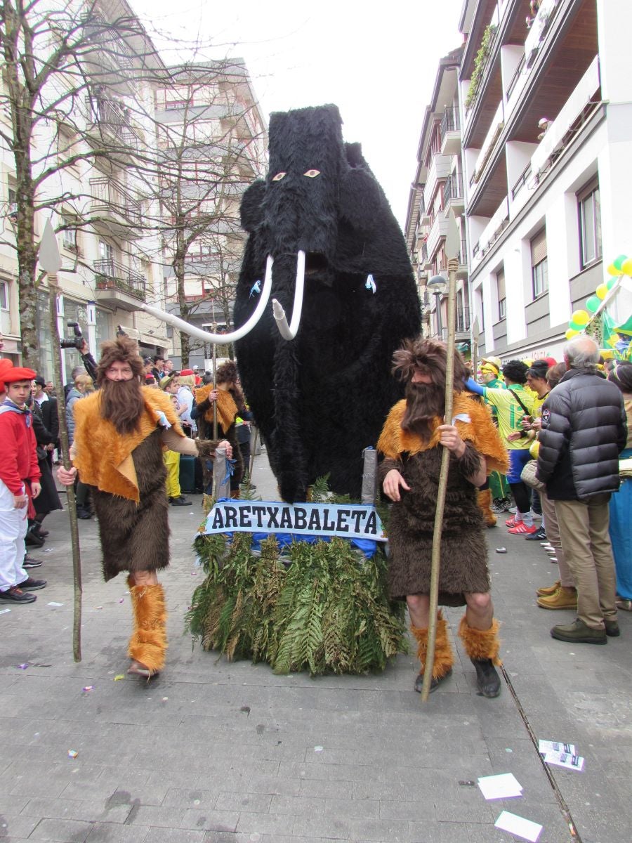 Aretxabaleta desbordó imaginación en el domingo de Carnaval