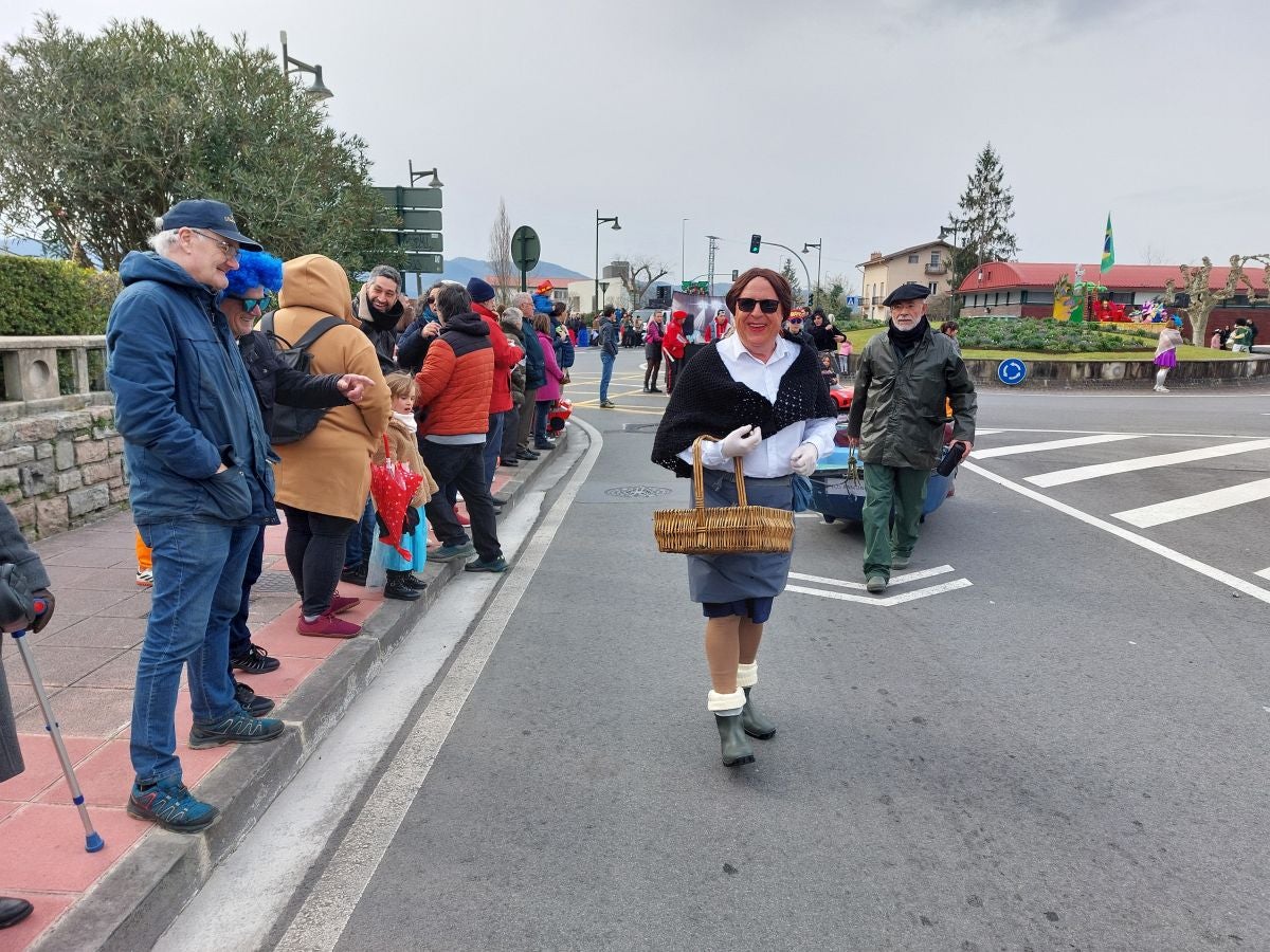 Biking Airlines, Heidi y Chimo Bayo en el desfile de Hondarribia