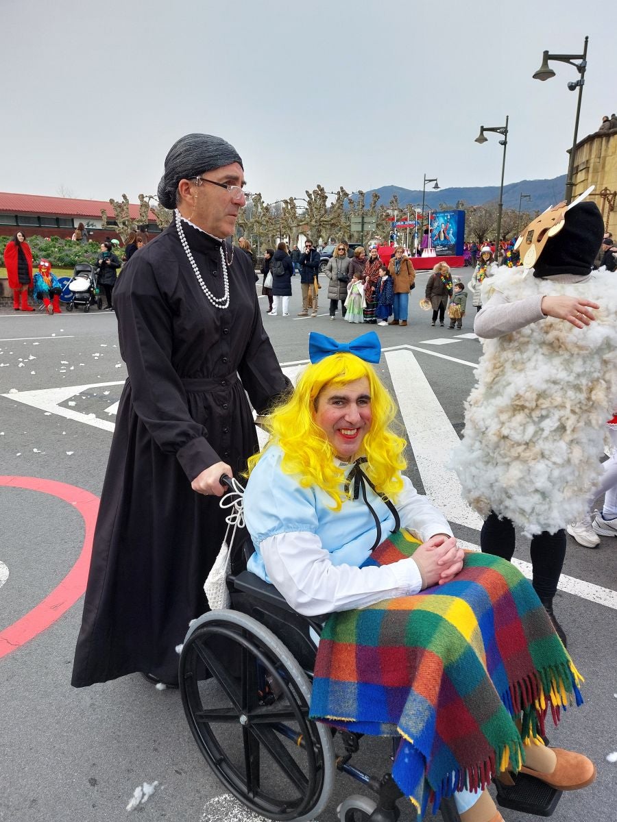 Biking Airlines, Heidi y Chimo Bayo en el desfile de Hondarribia