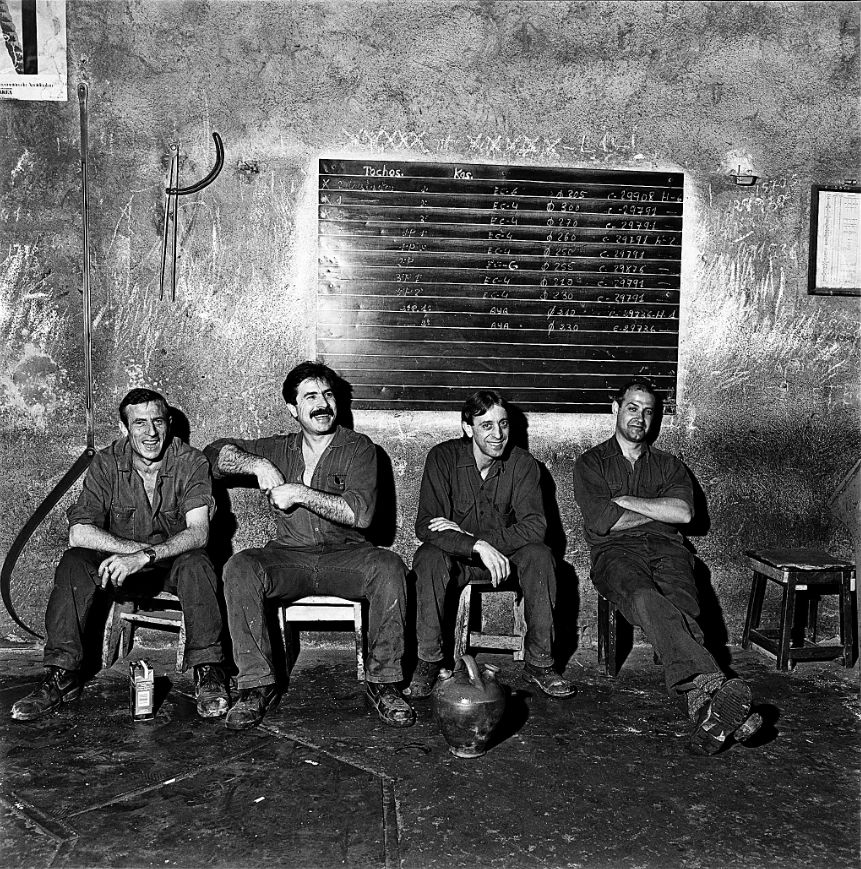 Trabajadores en la serie 'Leaxpi Industri Paisaiak' (1992). Foto: Gorka Salmerón