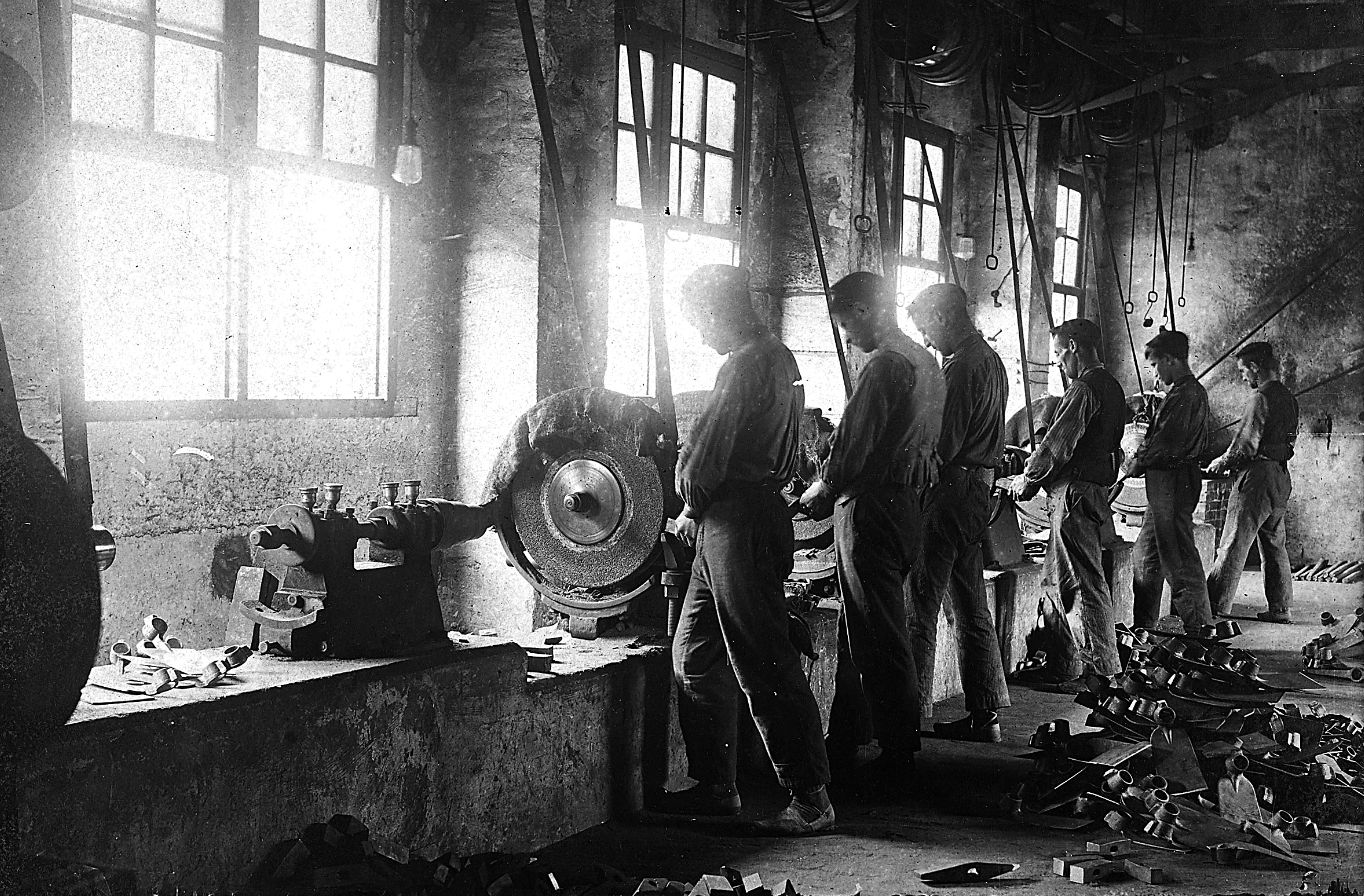 'Esmeriles', una de las primeras imágenes del fondo, de 1918. Foto: Desconocido