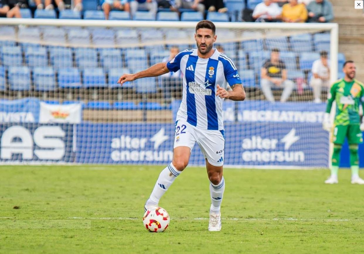 Raúl Navas en un partido con el Recreativo de Huelva.