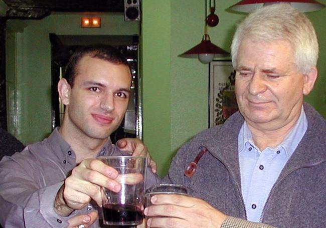 Llada brinda con Spassky en su visita a Bilbao en 2007.