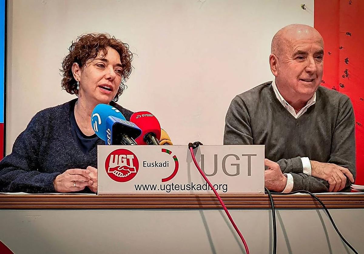 Arantza Ruiz, secretaria de organización, junto a Raúl Arza, el líder sindical más veterano en Euskadi, ha anunciado que no se preseentará a la releeción en el XIV Congreso de UGT-Euskadi.