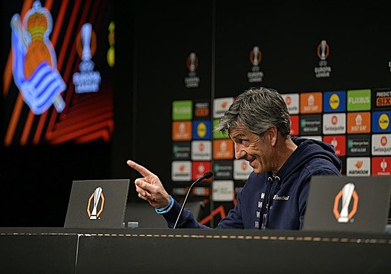Imanol Alguacil durante la rueda de prensa previa al Real Sociedad - Manchester United.