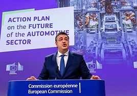 El comisario europeo de Transporte Sostenible, Apostolos Tzitzikostas.