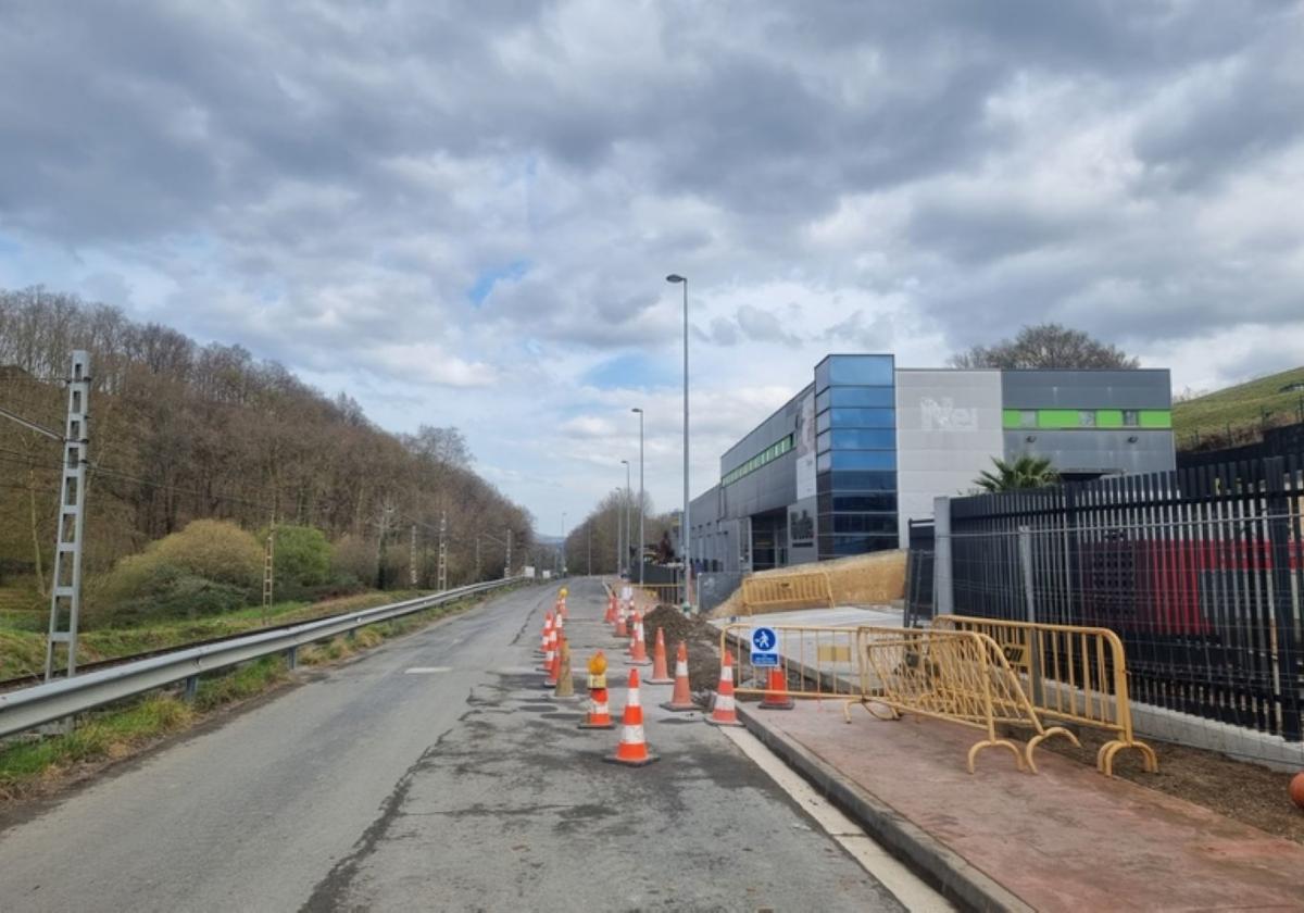 Corte de un carril en el polígono Igerategi por las obras de Añarbe