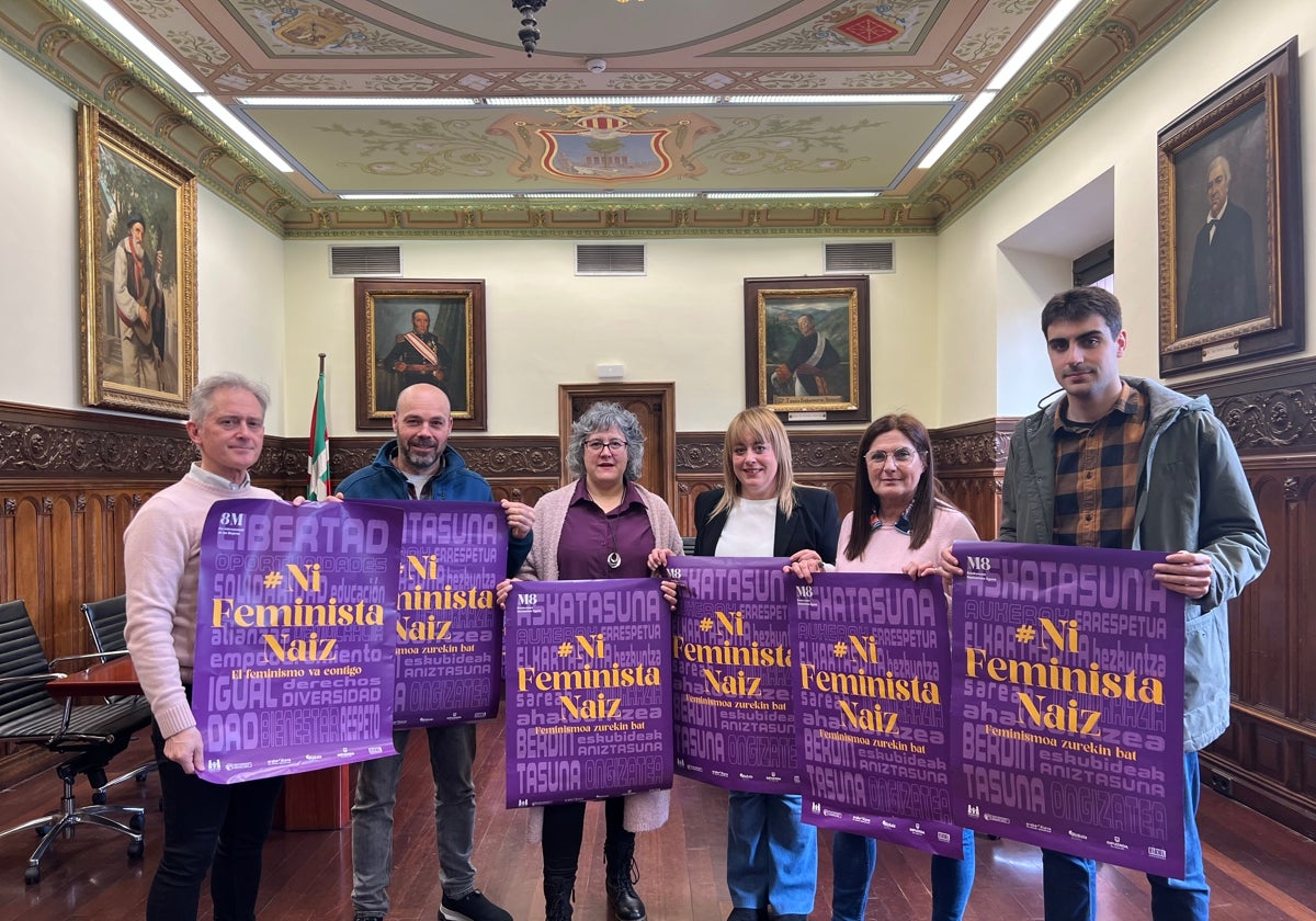 Los cargos políticos de Urola Garaia en su comparecencia conjunta en el Ayuntamiento de Urretxu