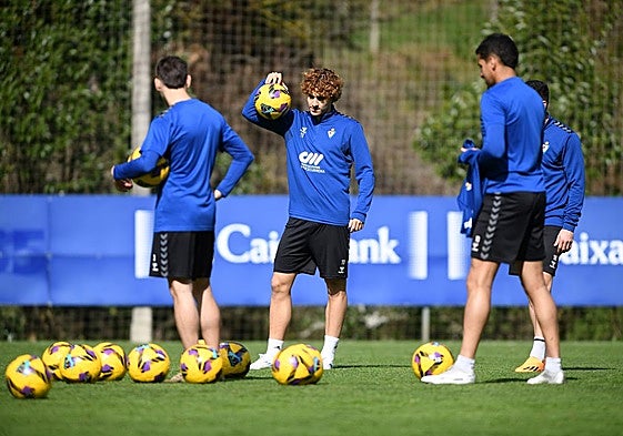 Los futbolistas del Eibar, en un entrenamiento de esta semana en Atxabalpe.