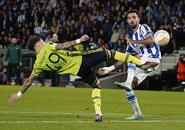 Brais ante Garnacho, autor del gol en el partido de la fase de grupos de 2022 en Anoeta (0-1)