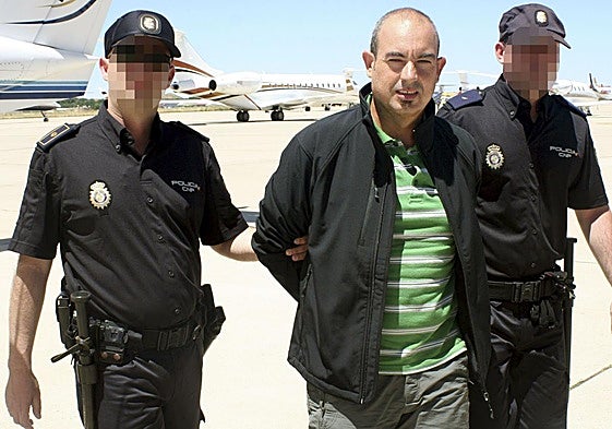 Balbino Saenz Olarra tras ser entrega a las autoridades españolas.