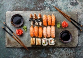 El sushi es uno de los alimentos que más pescado crudo incorpora.