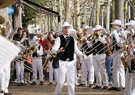 Miguel Ángel Moreno dirigirá mañana por última vez la tradicional comparsa de Musika Eskola.