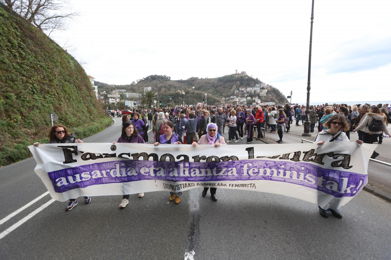 Manifestación del 8M en Donostia por la igualdad y contra el fascismo