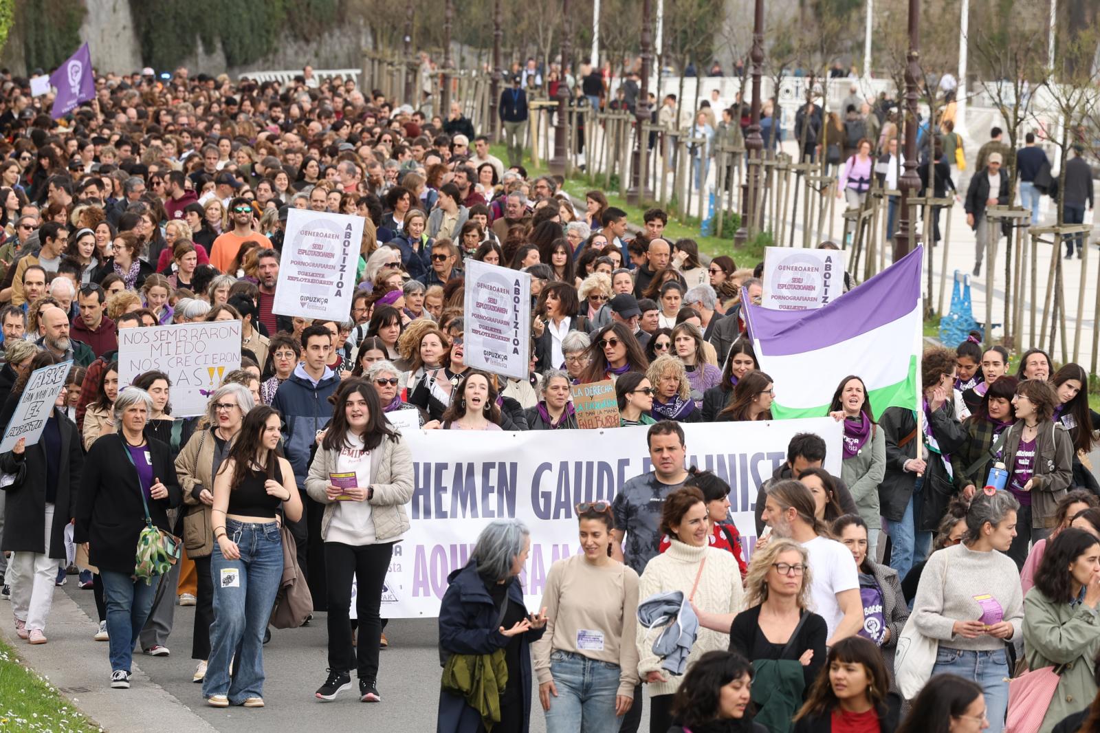 Manifestación del 8M en Donostia por la igualdad y contra el fascismo