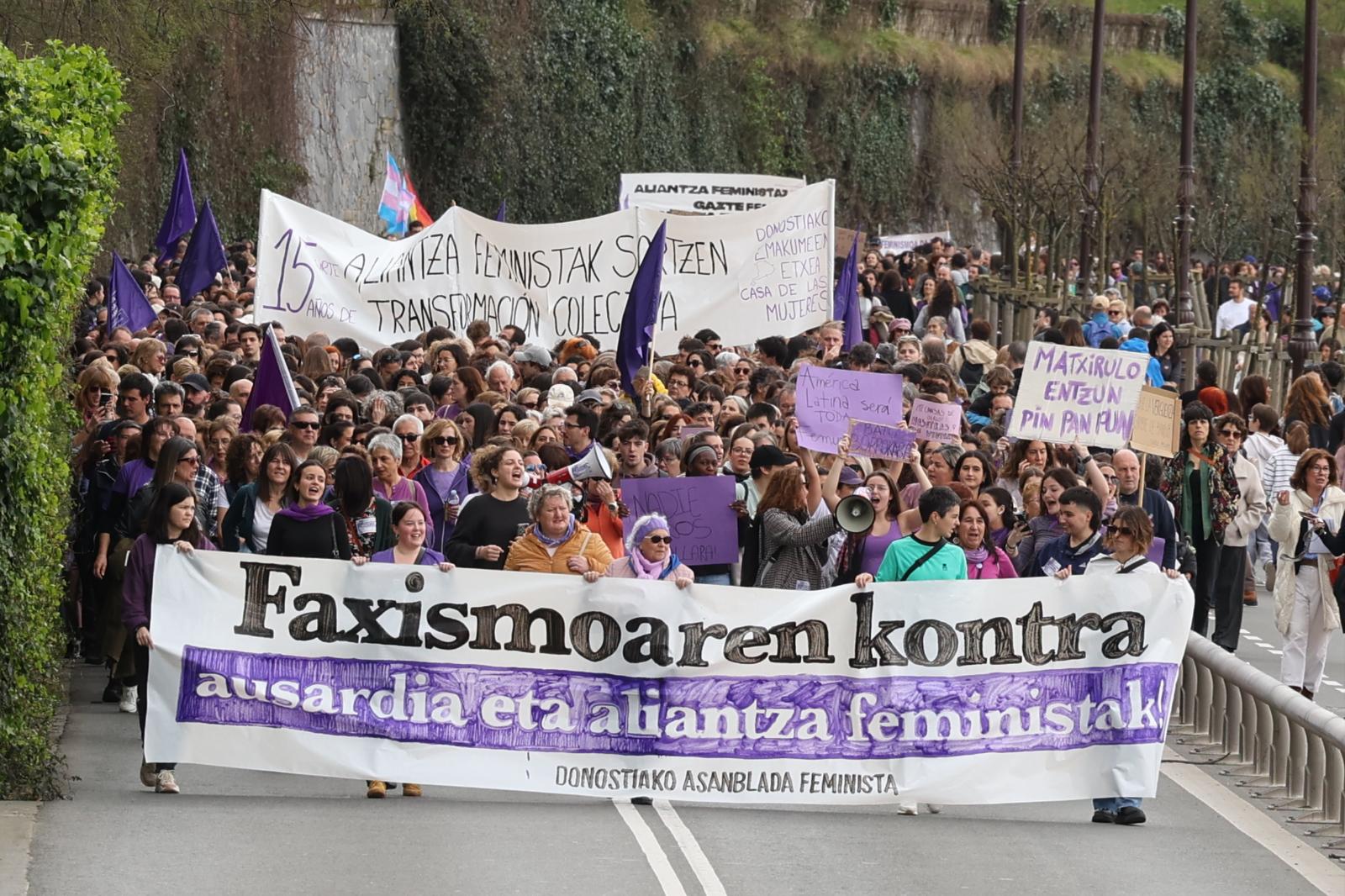 Manifestación del 8M en Donostia por la igualdad y contra el fascismo