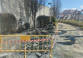 El fuego no dejó más que cenizas en el punto que volverán a ocupar los nuevos contenedores.