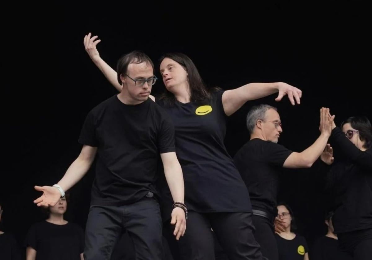 El grupo de danza creativa de Down Araba.