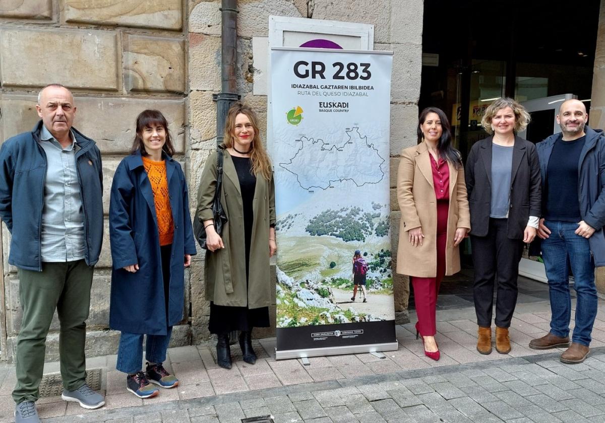 Los representantes institucionales que participaron en la visita.