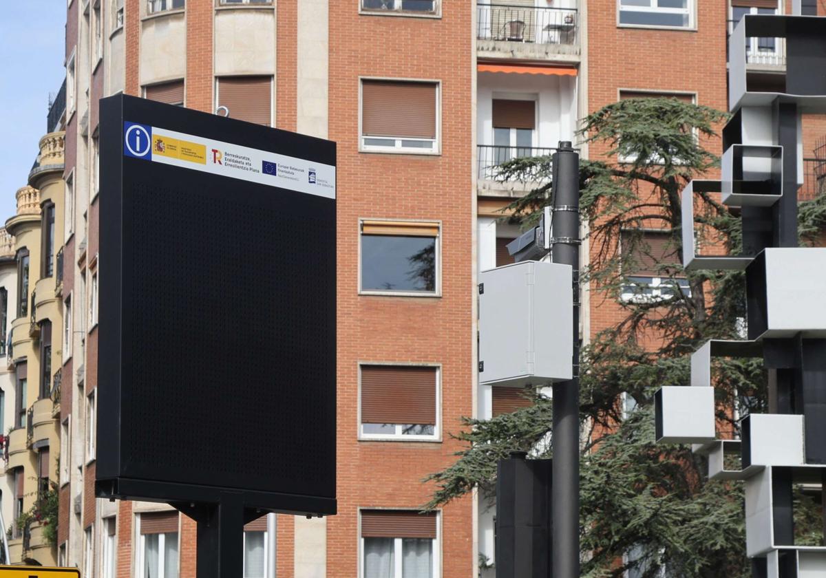 Cámaras que vigilan en Donostia la Zona de Bajas Emisiones.