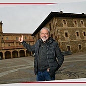 Floren en la plaza donde ha vivido momentos inolvidables con su querida tamborrada, como pregonero de las fiestas.