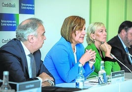 Imagen de una comparecencia de la cúpula directiva de la patronal vasca Confebask.