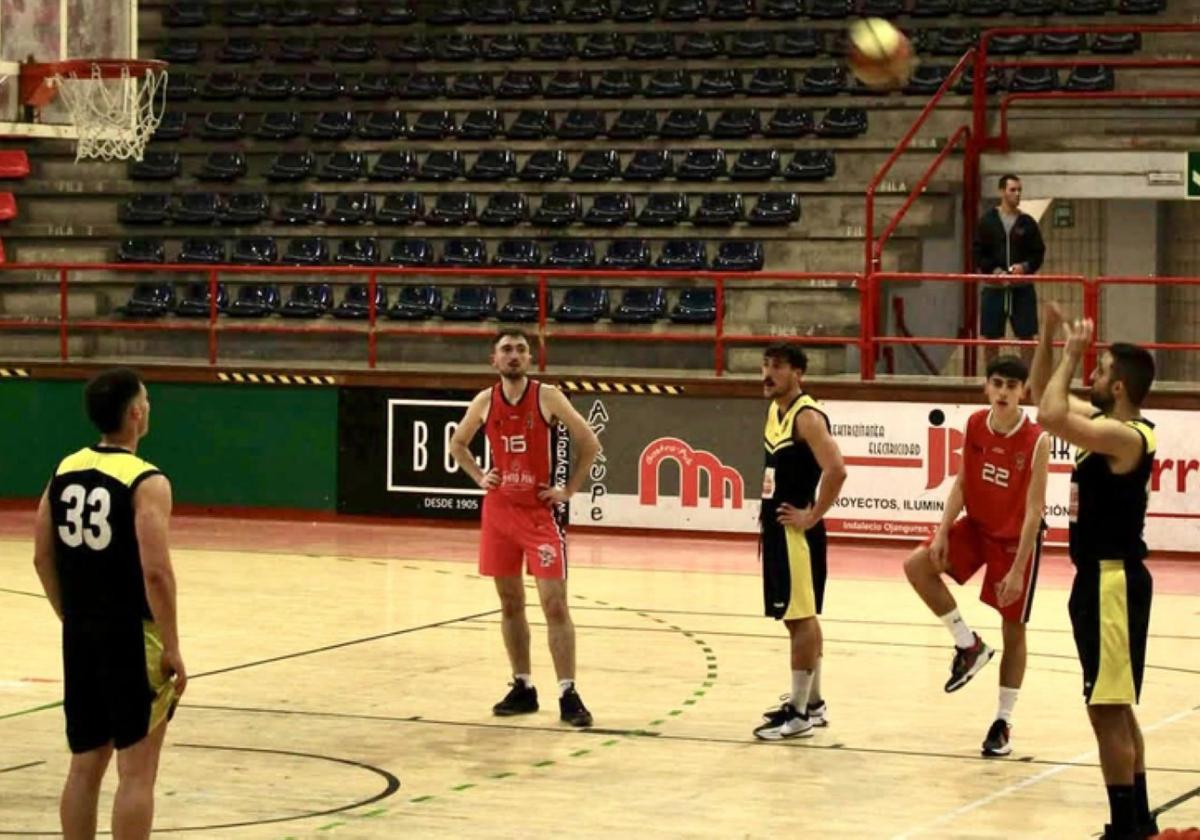 El Artesanos Juantxo cae de pie 85-80 en un intenso partido en Arrasate
