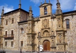 La restauración científica de la portada principal es uno de los objetivos clave.