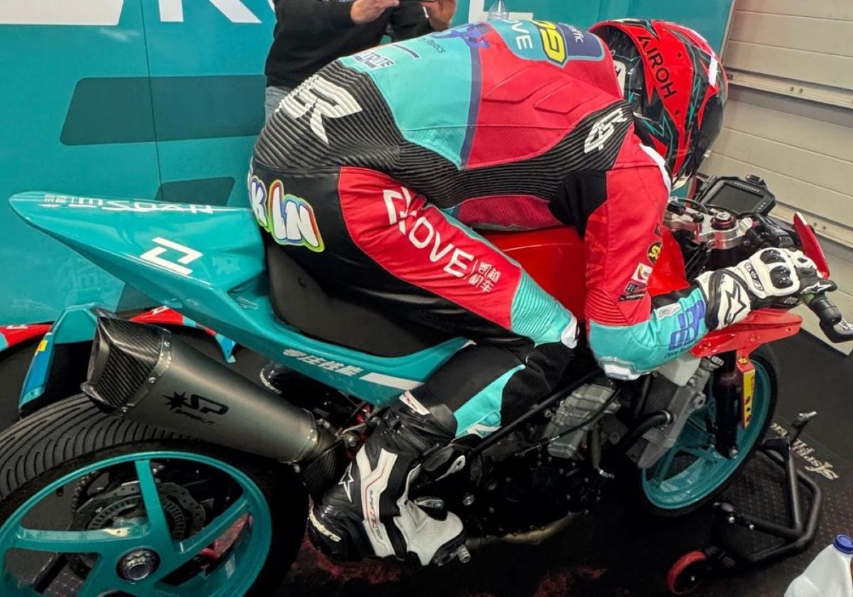 Primera pole en el Supersport 300 para el piloto andoaindarra Beñat Fernández