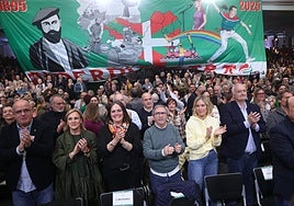 Sonrisas y lágrimas en el álbum de familia