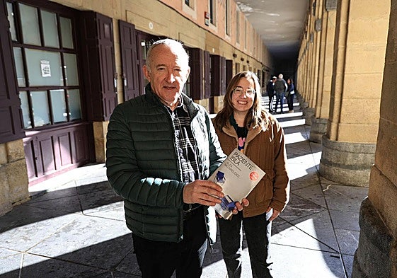 Fernando Rey eta Uxue Razquin, gaur agerraldian.