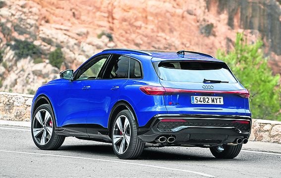 Trasera atractiva del SQ5e
