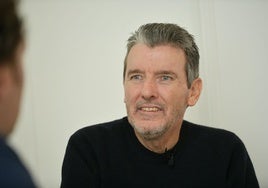 Momento de la entrevista con Juan Carlos Unzué en el hotel María Cristina de Donostia.