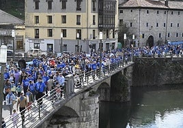 Marea azul en Tolosa