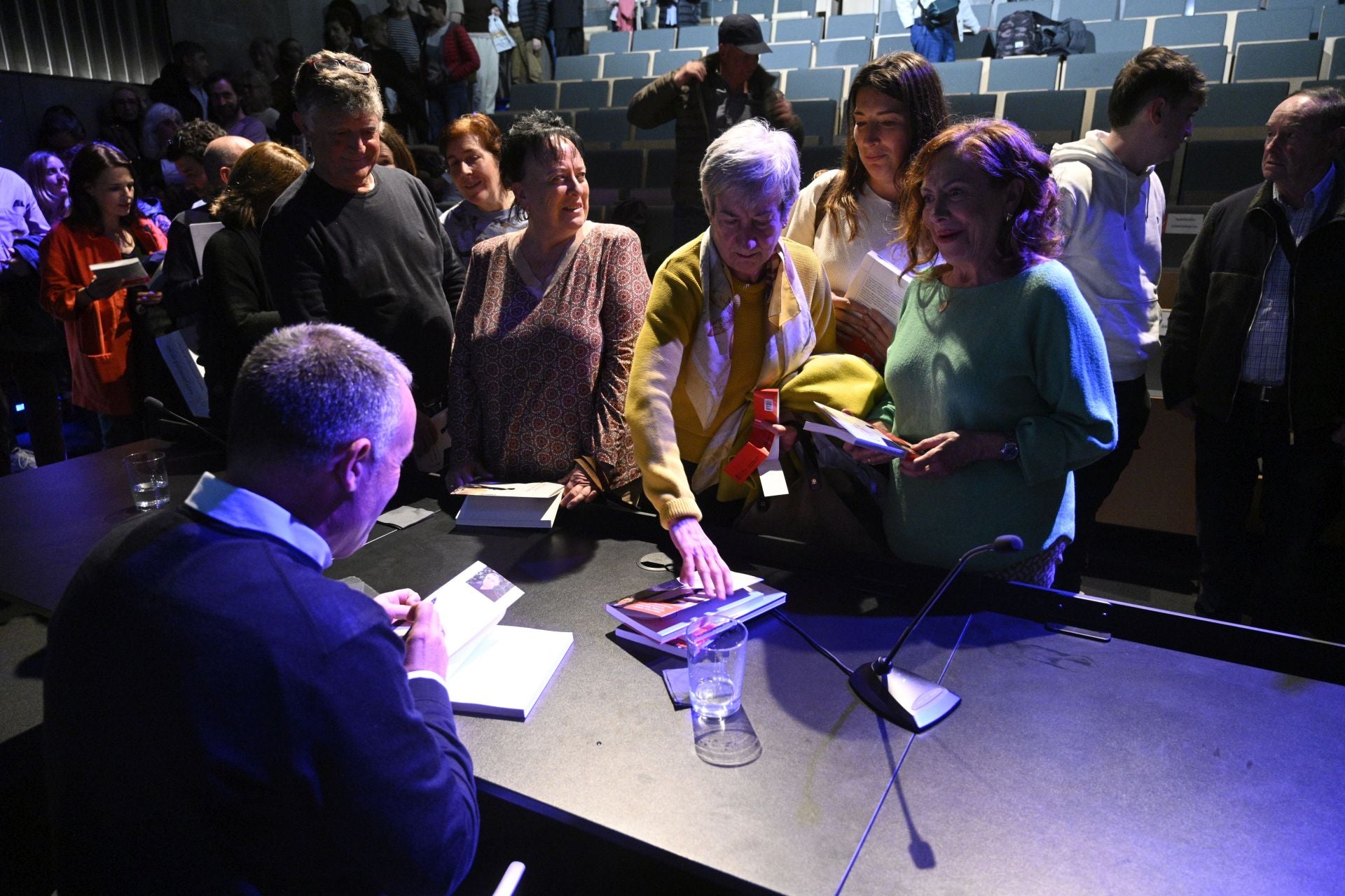 Mikel Ayestaran presenta su libro &#039;Historias de Gaza. La vida entre guerras&#039;