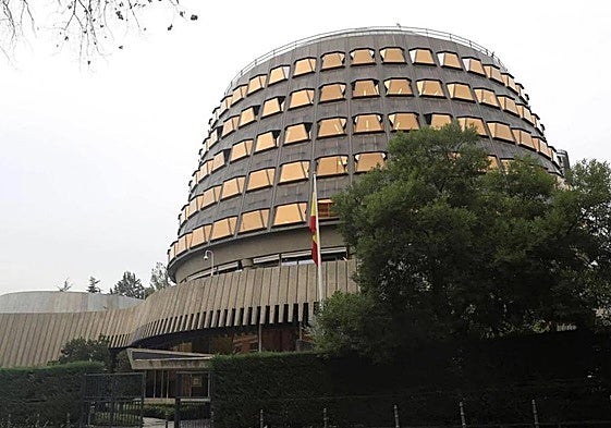 Euskadi activa el recurso al TC para salvar el traspaso de títulos extranjeros