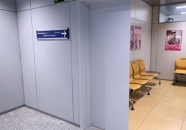 Sala de espera en la Fiscalía de Menores de San Sebastián.