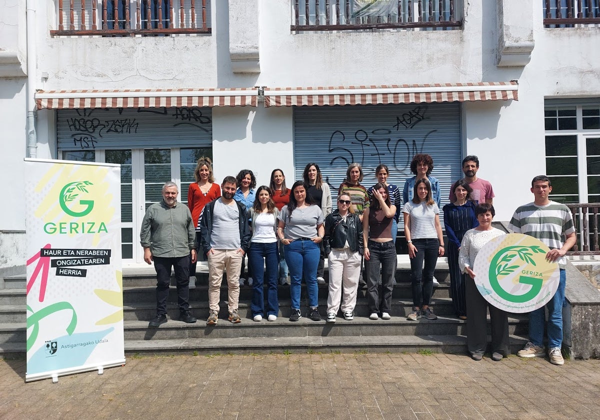 Miembros del Ayuntamiento y agentes locales que han participado en la presentación de la nueva marca Geriza.
