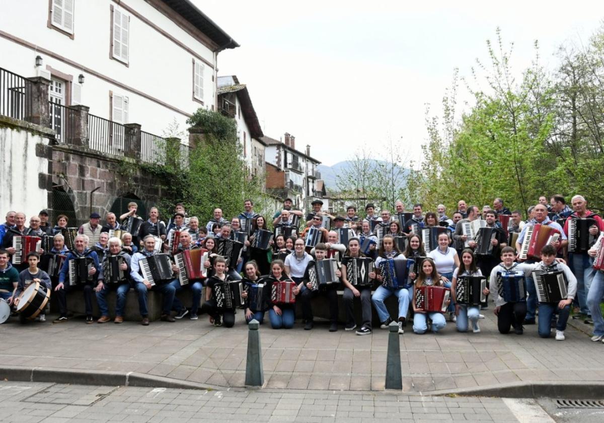 Acordonistas de celebración en Elizondo