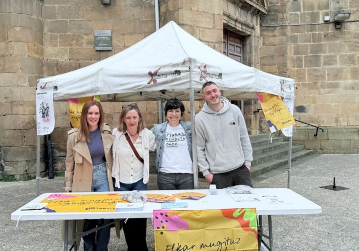 Euskaraldia reparte ya las chapas para la edición de este año