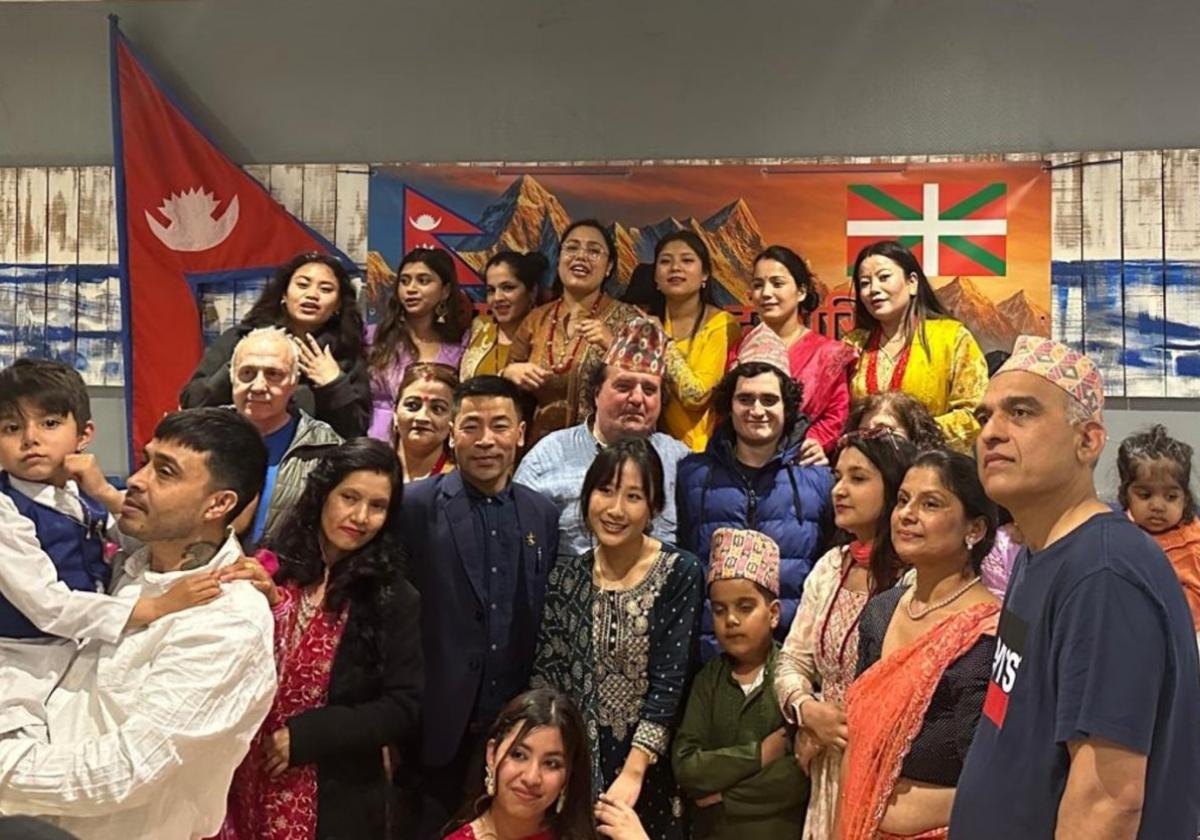 La comunidad nepalí celebró su entrada en el año 2082 en el restaurante Ziaboga
