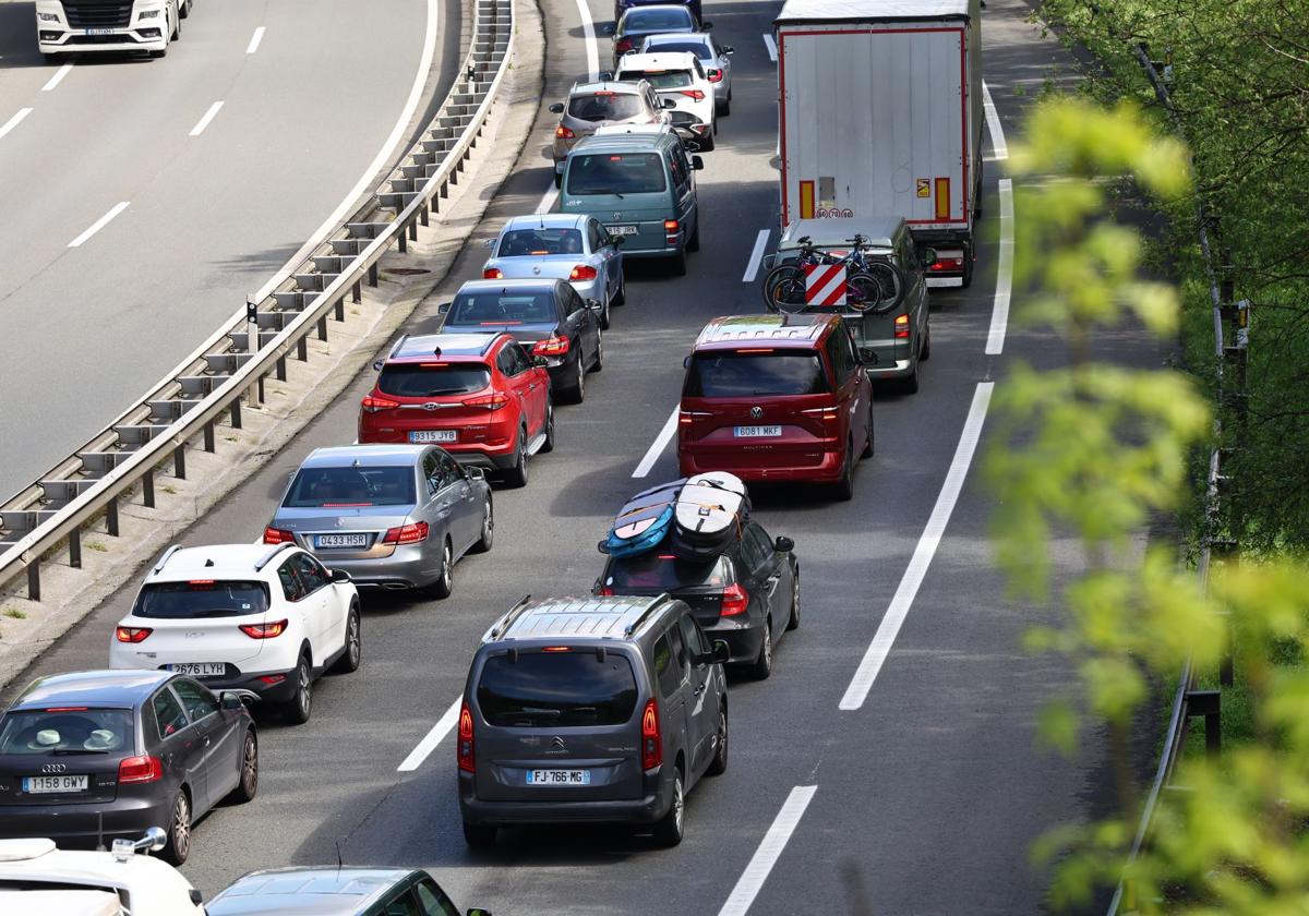 Motoristas y peatones concentran más de la mitad de las muertes en las carreteras vascas
