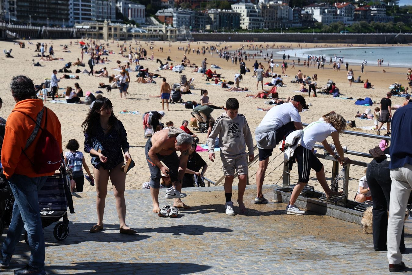 Ni un alfiler en el paseo de La Concha