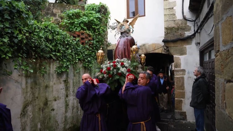 Procesión de Viernes Santo en Donibane