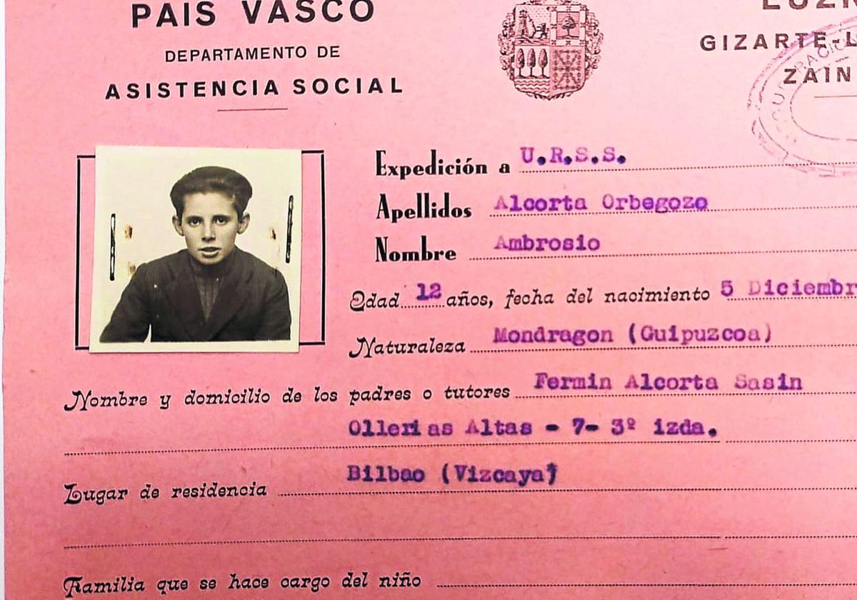 Niño de la guerra, soldado rojo