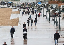 Lluvia y jornada desapacible en Zarautz.